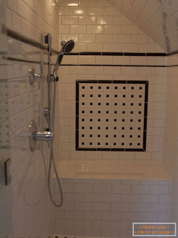 Sloping ceiling in the shower room