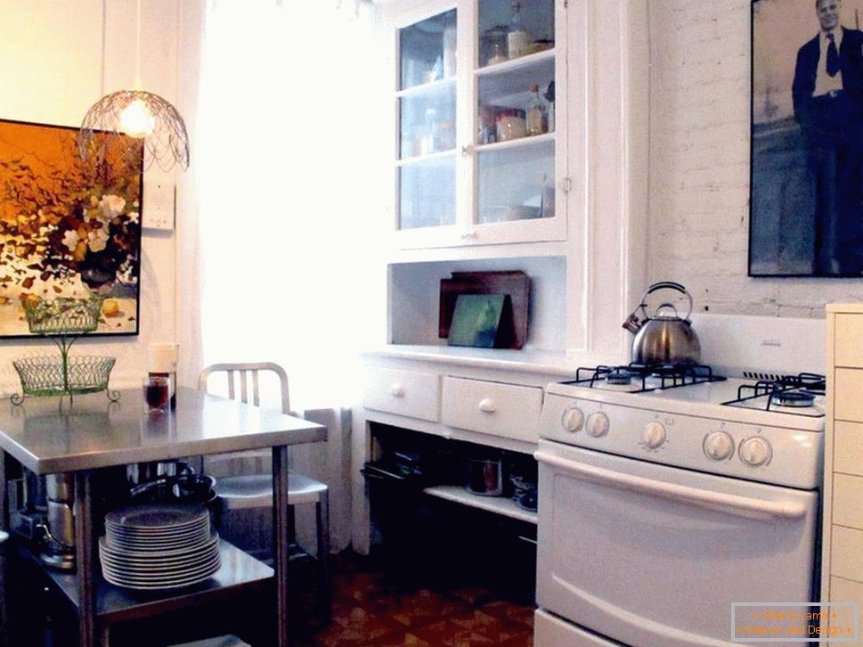 Kitchen small-sized housing in Manhattan