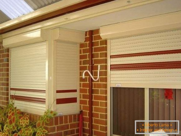 metal shutters on windows, photo 2