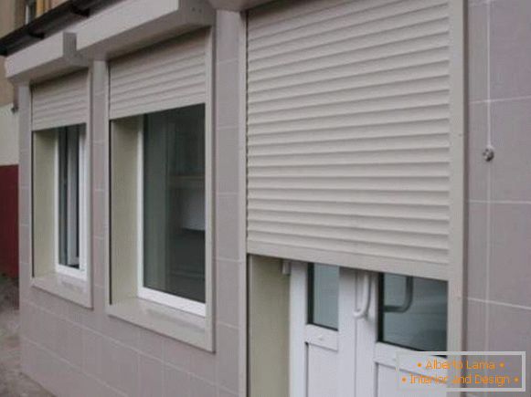 metal shutters on the door external, photo 31