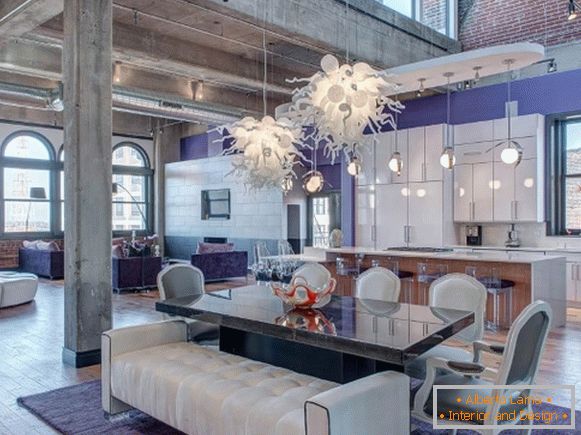 Stylish design of a large loft