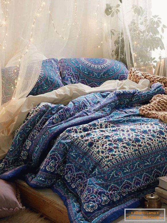 Bohemian style in the interior of the bedroom
