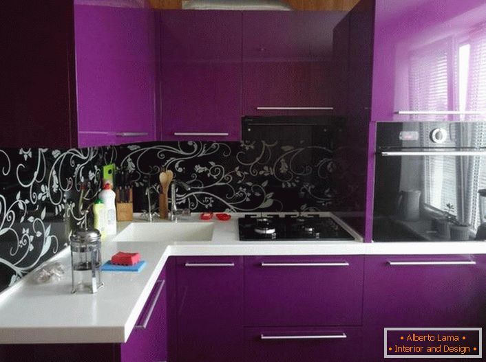 Black-purple interior color