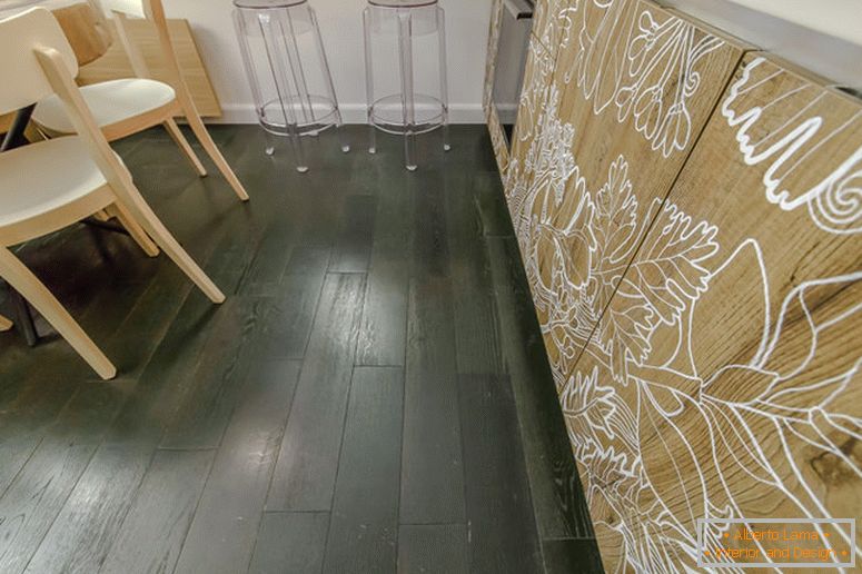 Flooring in kitchen design