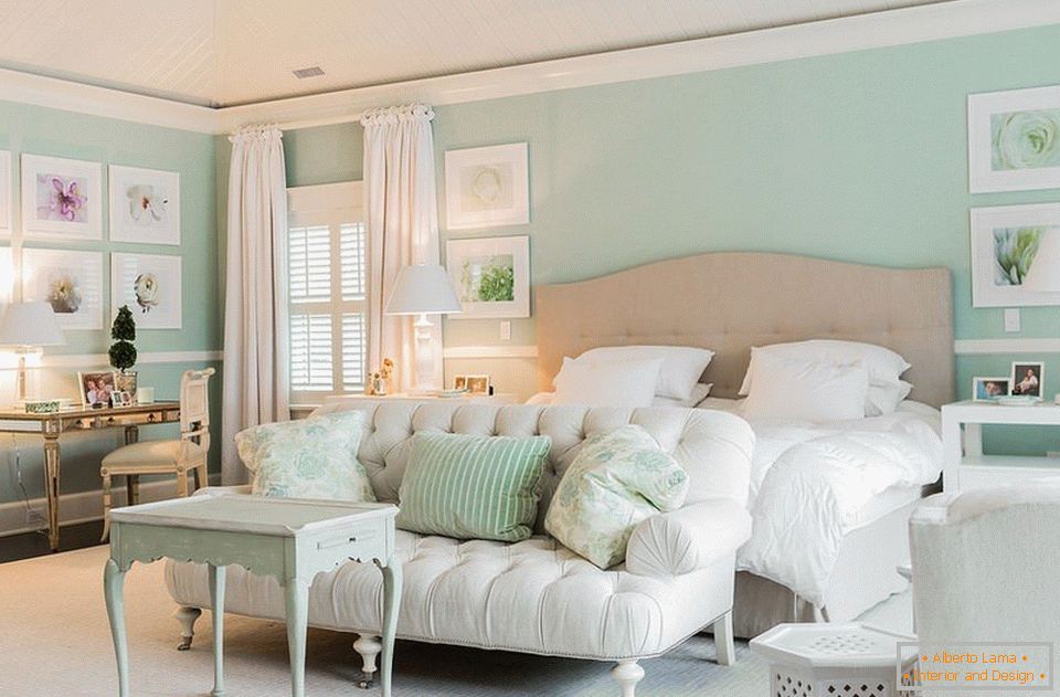 Mint color in the design of the bedroom