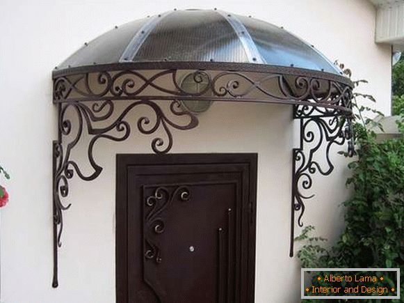 polycarbonate awnings in the courtyard of a private house, photo 25