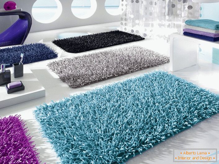 Bright colorful bathroom mats can be used not only to perform practical tasks, but also to create a cozy, comfortable atmosphere.