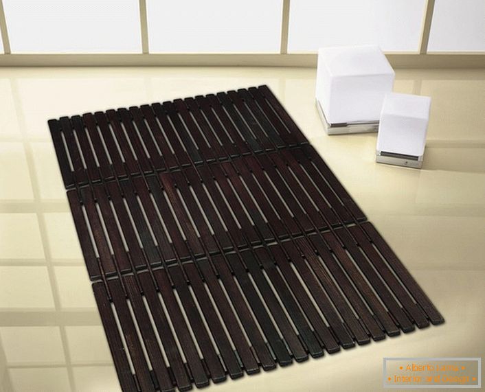 Bath mat from bamboo is one of the attractive innovations in the design of the bathroom. 