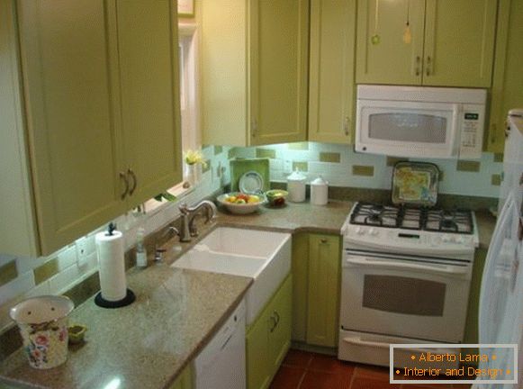 Wall cabinets in the kitchen