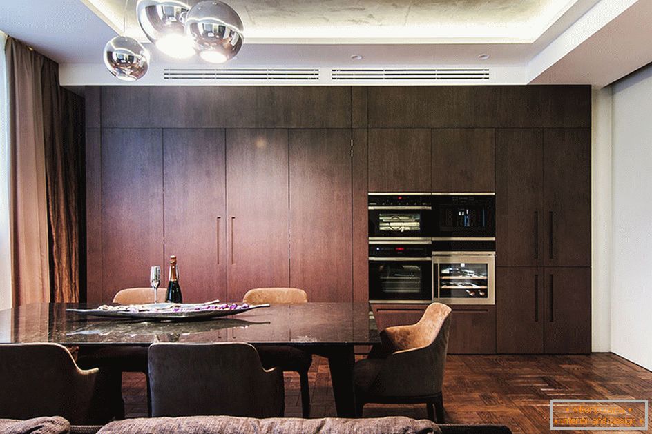 A small studio apartment with elements of minimalist art nouveau in Kiev, Ukraine