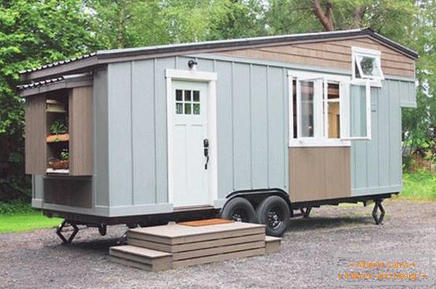 Appearance of a small house on wheels