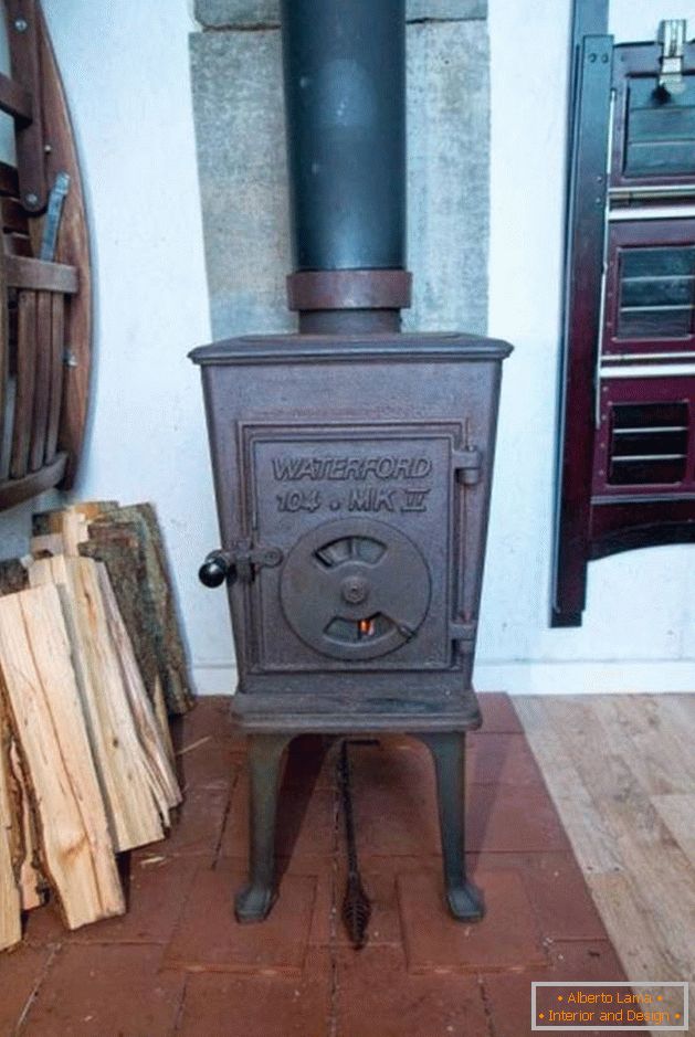 Недорогой маленький дом. A bourgeois cooker