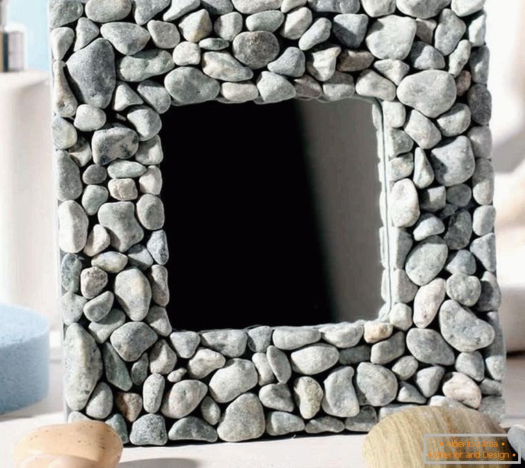 Decor photo frame with natural materials