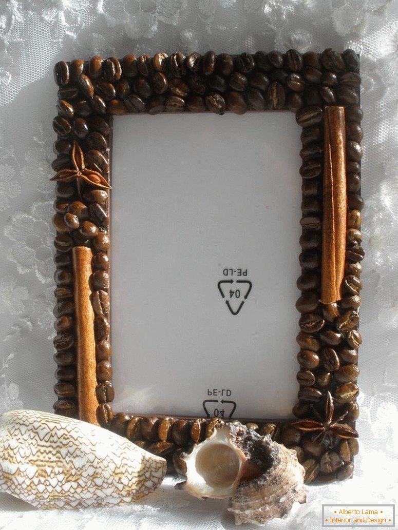 Frame decorated with coffee beans and cinnamon sticks