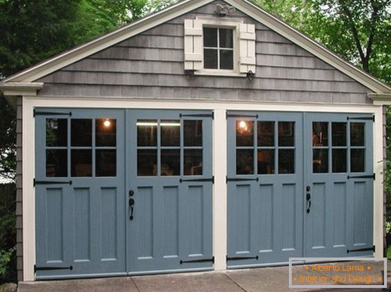 Reversible garage doors with windows