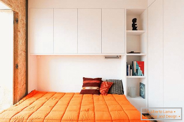 Interior of a small apartment from UMI Collective - фото 2