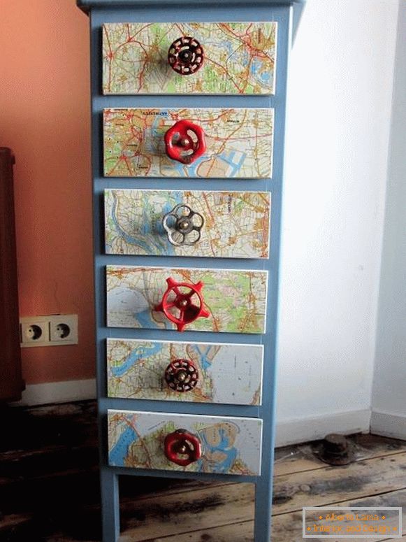 Decoupage curbstones with cards
