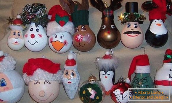 Original Christmas toys with your hands on a Christmas tree of light bulbs, фото 18