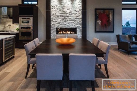 Dining area between kitchen and living room