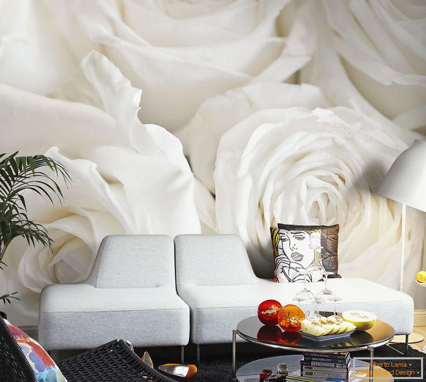 Wallpapers with roses in the interior