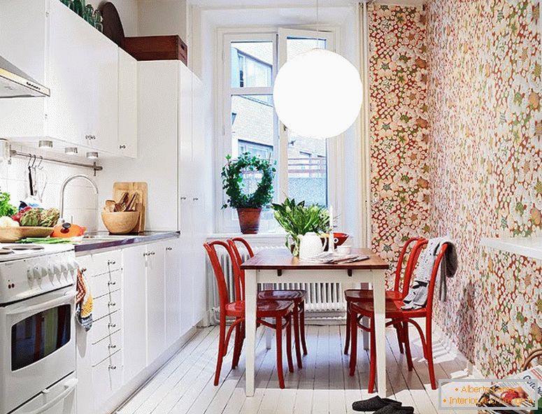 Wallpapers with flowers in the kitchen