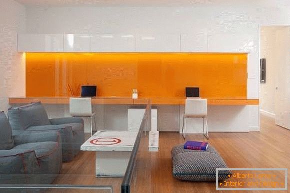 home-office-with-orange-elements