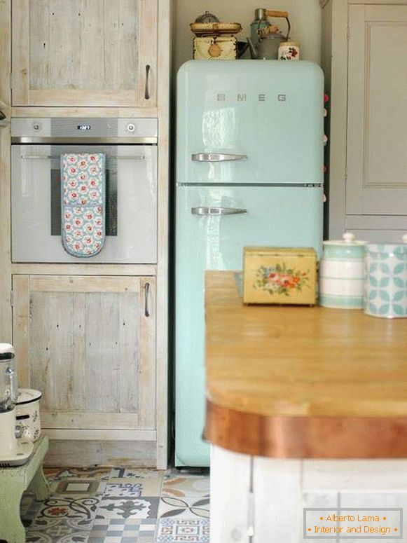 Stylish floor design in the kitchen - photo of floor tiles