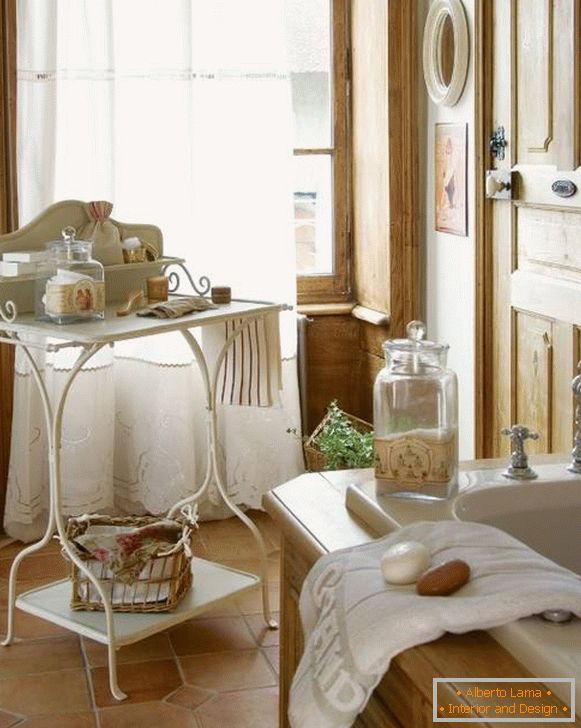 Decor and accessories for the bathroom in the style of Provence