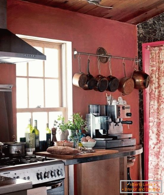 Kitchen decoration in the color of Marsala