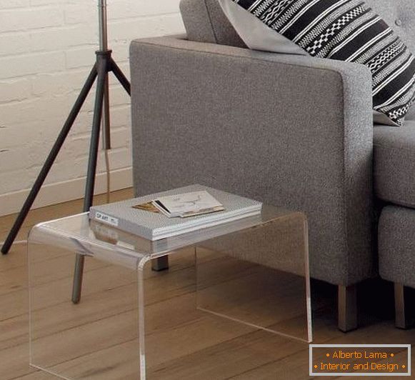 Registration of a small living room - transparent furniture