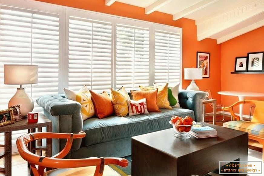 Walls of orange color