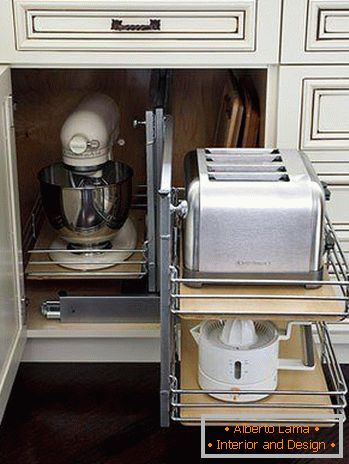 Retractable shelves for household appliances