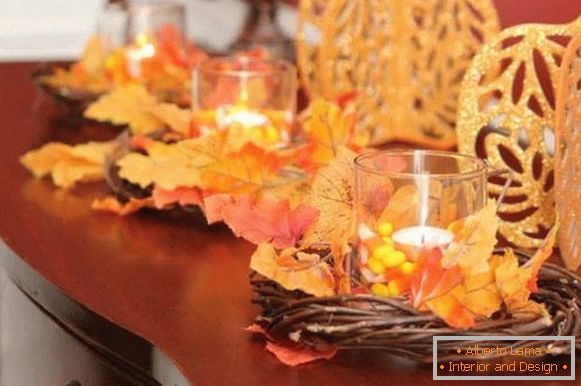 Decor of autumn materials with their own hands