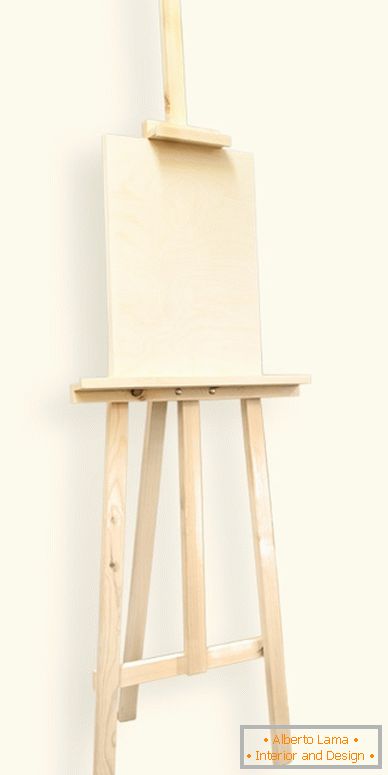 Easel Carl with a tablet