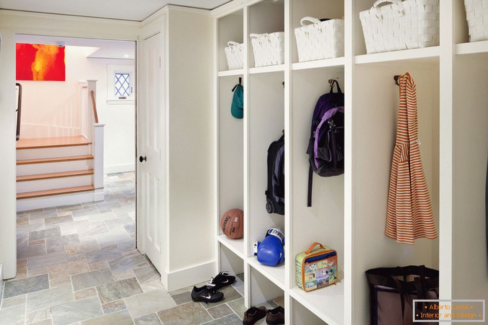 Storage system in the hallway