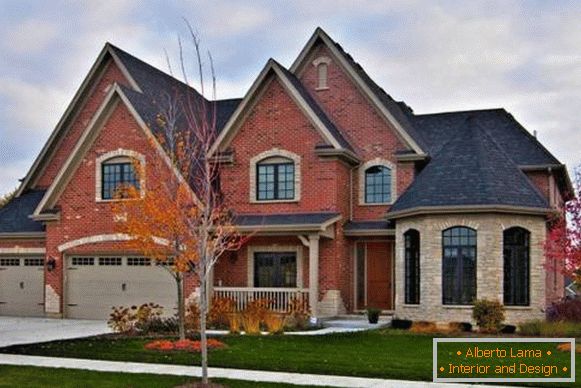 Finishing of the facade of a private house with facing brick