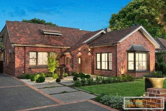 One-storey private house with clinker tiles