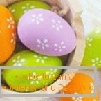 Multicolored eggs