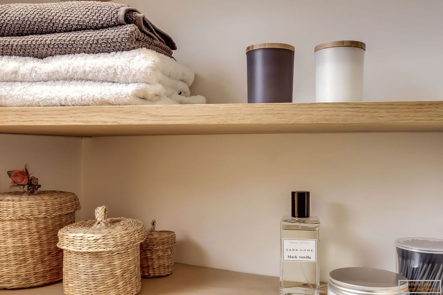 Open shelves in the bathroom