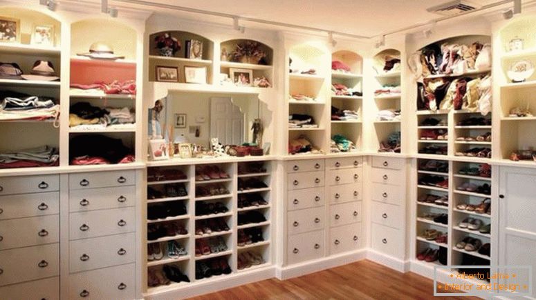 The layout of the dressing room - photos of the best design