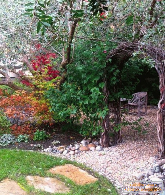 Exquisite landscaping garden design - photo arch