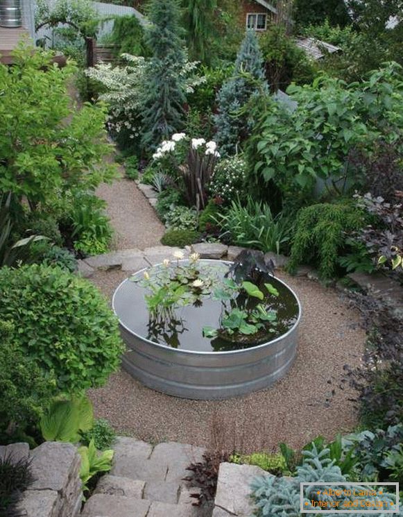 Landscaping ideas - a mini pond in the garden