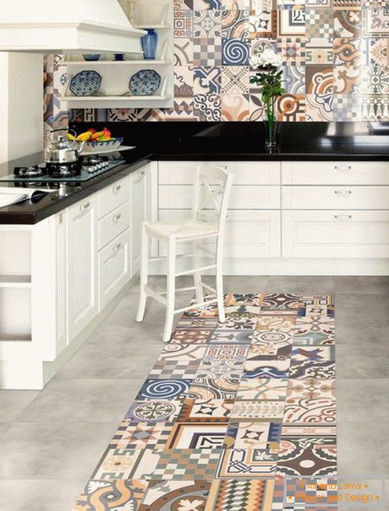 керамическая kitchen tiles on the floor
