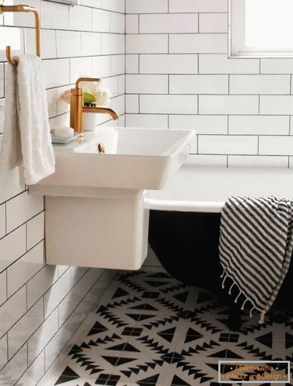 Stylish tiling in the bathroom in a geometric pattern