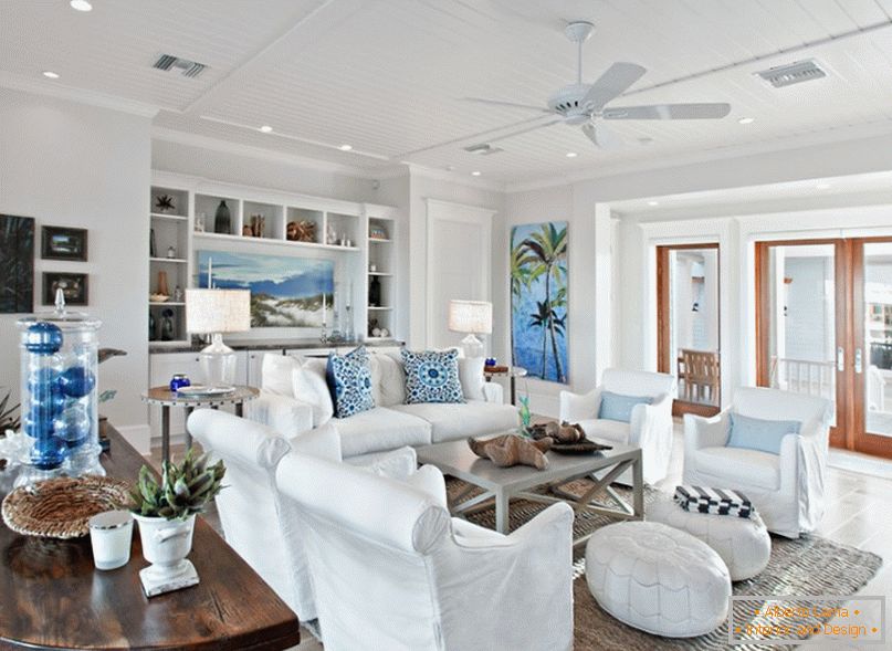 Sea theme in the design of the living room