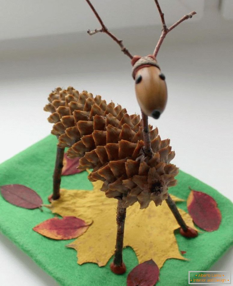 crafts-artwork-deer-deer-from-cone-and-branches-7549