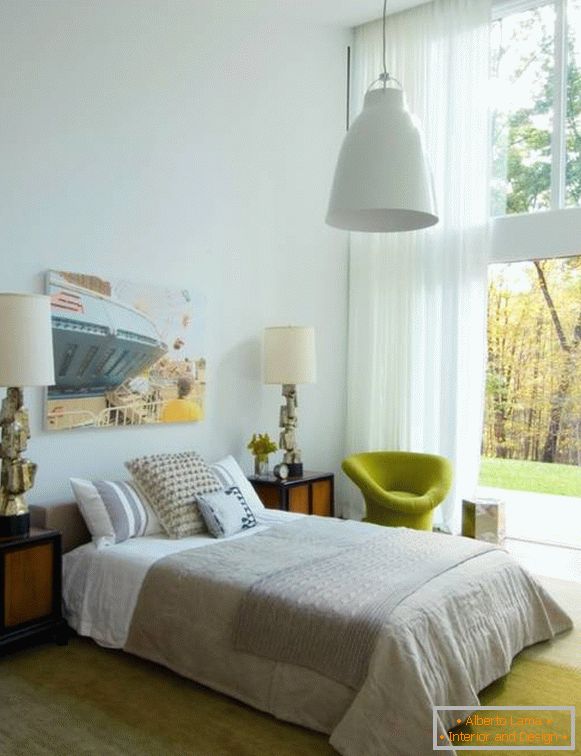 How to put a bed on a feng shui in the interior of the bedroom