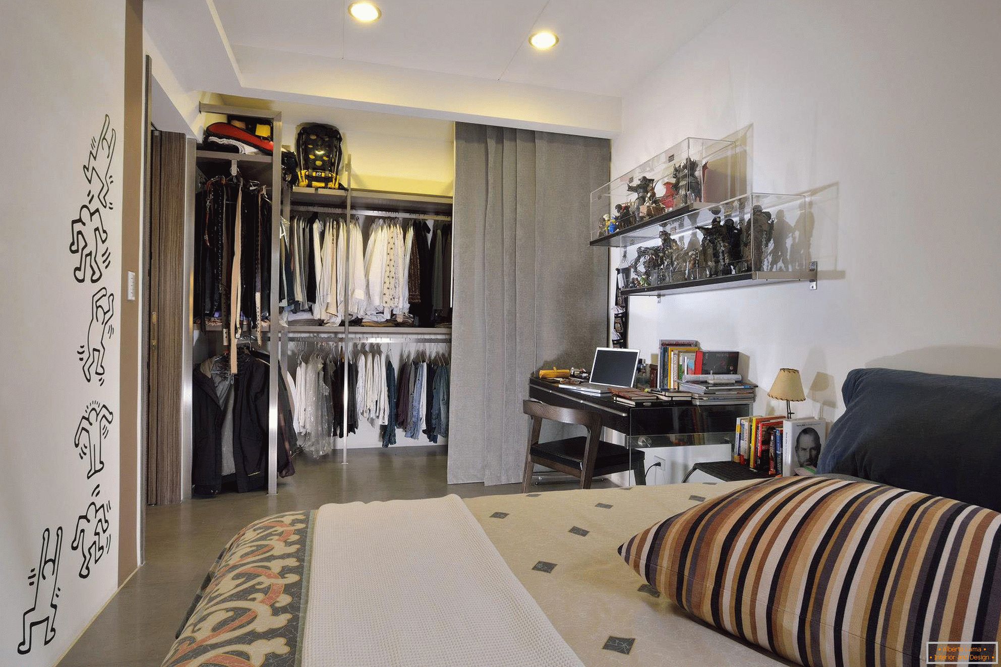 Wardrobe in the bedroom