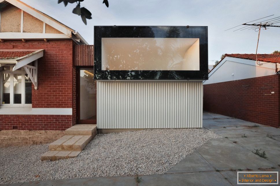 A compact extension to a brick house from David Barr Architect