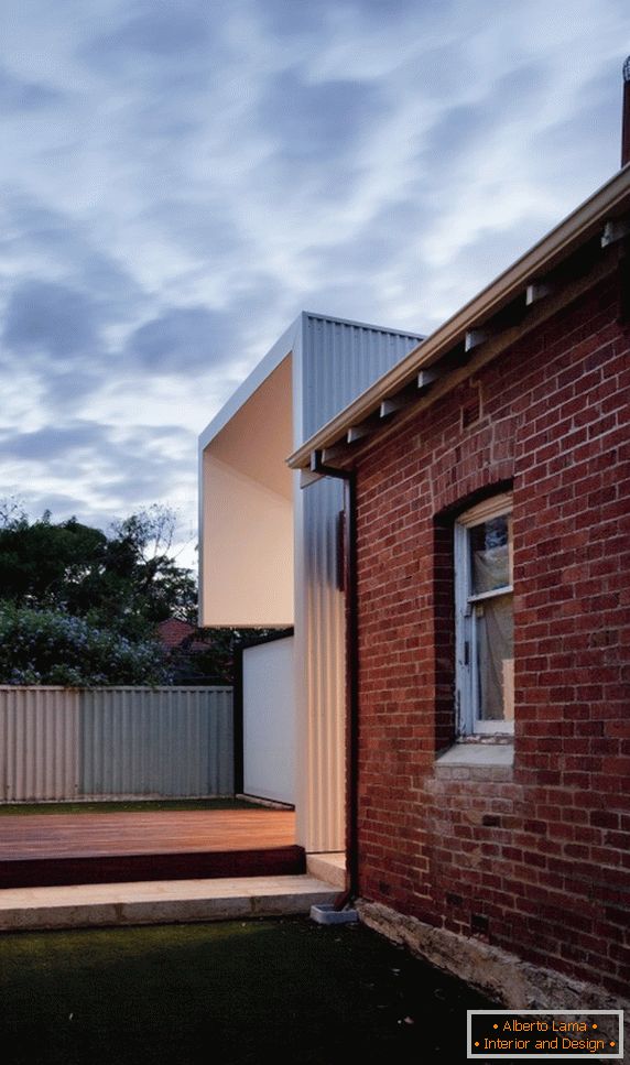 A compact extension to a brick house from David Barr Architect